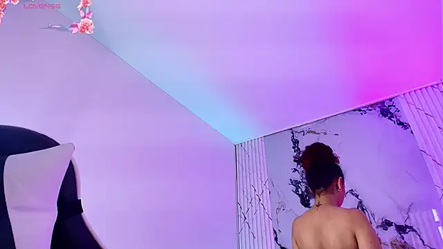 Snapshot of DalayMoore chatting on September 2025 04:40:01 PM DalayMoore online show from September 2025 04:40:01 PM