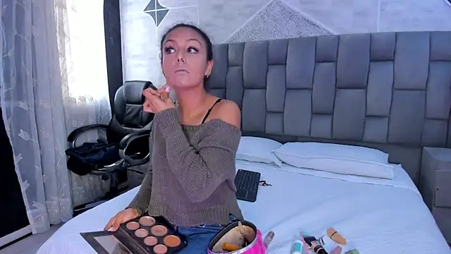 Snapshot of DalayMoore chatting on September 2025 04:52:01 PM DalayMoore online show from September 2025 04:52:01 PM