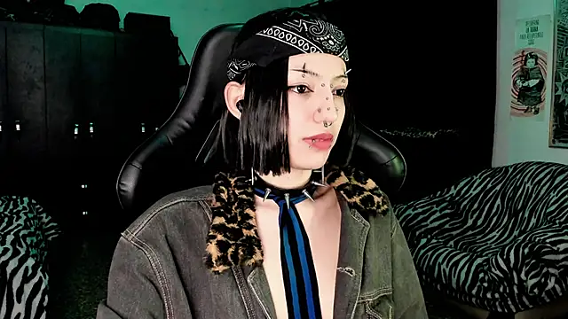 roxy toxic online show from December 2025 02:07:02 AM