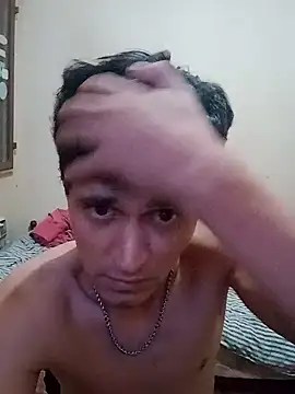 Snapshot of EstebanAkyLu chatting on February 2025 04:15:02 AM EstebanAkyLu online show from February 2025 04:15:02 AM