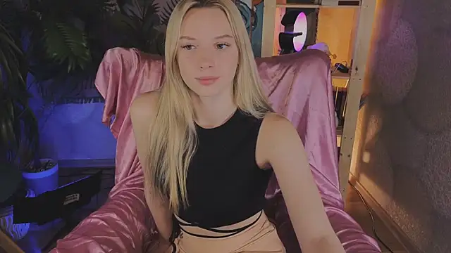 katt  y online show from October 2025 05:06:01 AM