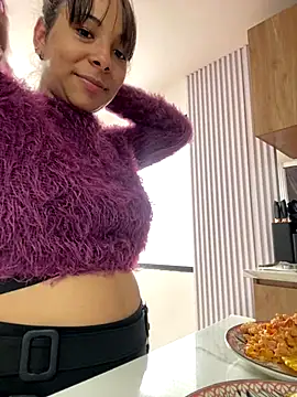 Snapshot of Freydis18 chatting on November 2025 03:26:02 PM Freydis18 online show from November 2025 03:26:02 PM