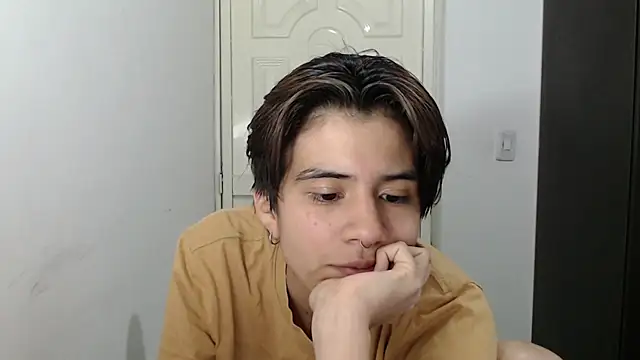 Snapshot of Dha_lia0 chatting on January 2025 01:20:01 AM Dha lia0 online show from January 2025 01:20:01 AM