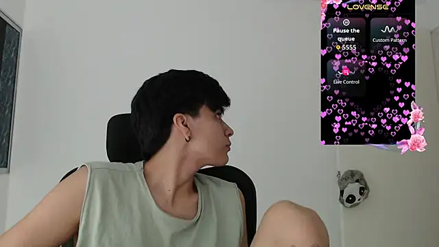 Snapshot of Dha_lia0 chatting on April 2026 04:24:02 AM Dha lia0 online show from April 2026 04:24:02 AM