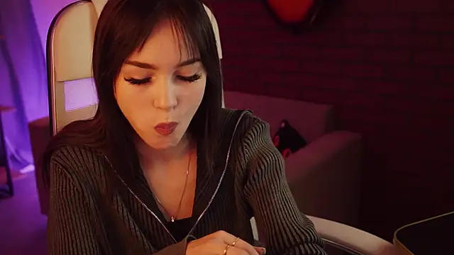 DakotaaJohnnson online show from March 2025 08:28:02 AM