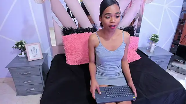 Snapshot of Gletty_noa chatting on January 2025 06:35:01 AM Gletty noa online show from January 2025 06:35:01 AM
