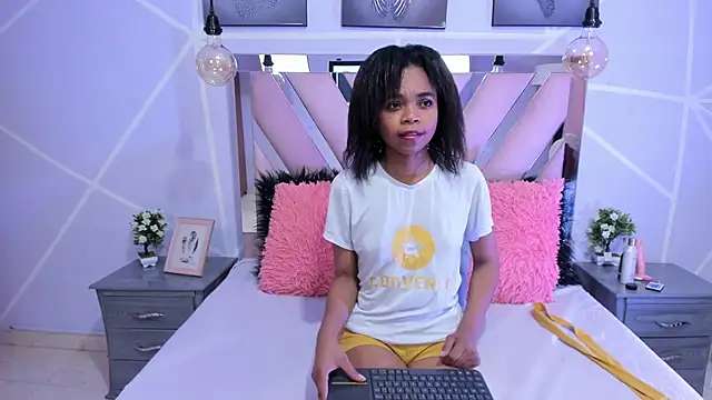 Snapshot of Gletty_noa chatting on February 2025 03:29:02 AM Gletty noa online show from February 2025 03:29:02 AM