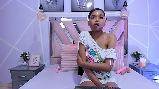 Snapshot of Gletty_noa chatting on March 2025 03:43:01 AM Gletty noa online show from March 2025 03:43:01 AM