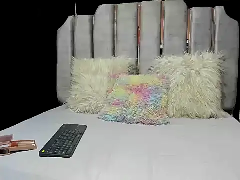 Gletty noa online show from November 2025 07:04:01 PM