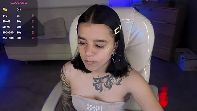 Nicole Foxx  online show from January 2026 06:46:02 PM