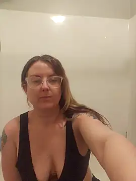 TattedMamaXOXO online show from February 2025 06:40:02 PM