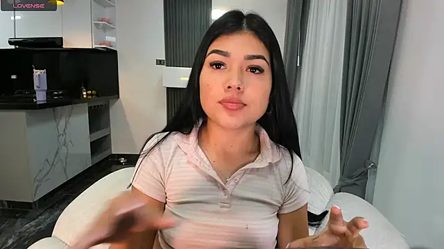 Snapshot of 1lubonnie chatting on February 2025 04:58:02 AM 1lubonnie online show from February 2025 04:58:02 AM