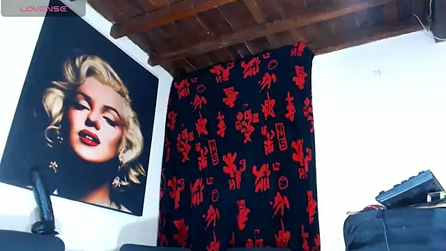 Snapshot of licy_blonde_hot chatting on June 2026 10:14:02 AM licy blonde hot online show from June 2026 10:14:02 AM