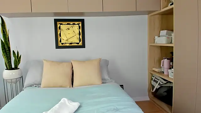 hailey thompsonX online show from April 2026 09:26:02 PM