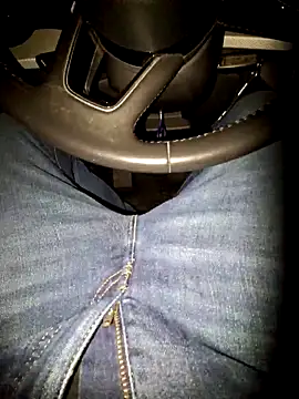 Snapshot of Nzino1983 chatting on March 2026 11:32:01 PM Nzino1983 online show from March 2026 11:32:01 PM