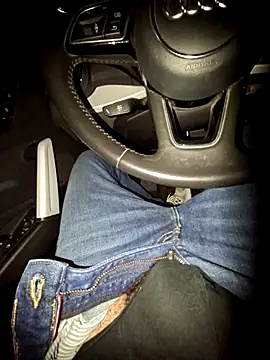 Snapshot of Nzino1983 chatting on April 2026 09:30:01 PM Nzino1983 online show from April 2026 09:30:01 PM