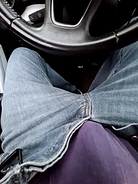 Snapshot of Nzino1983 chatting on April 2026 05:19:02 PM Nzino1983 online show from April 2026 05:19:02 PM