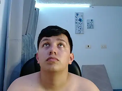 Snapshot of Alan_red chatting on December 2025 11:33:02 PM Alan red online show from December 2025 11:33:02 PM