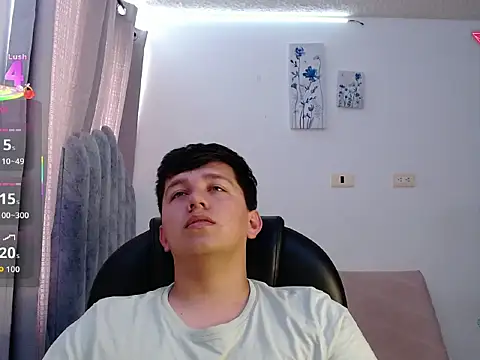 Snapshot of Alan_red chatting on April 2026 04:04:01 PM Alan red online show from April 2026 04:04:01 PM