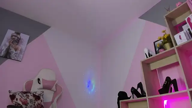 Snapshot of RayaCarr_ chatting on October 2025 12:39:02 PM RayaCarr online show from October 2025 12:39:02 PM