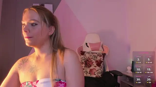 Snapshot of RayaCarr_ chatting on November 2025 01:43:02 PM RayaCarr online show from November 2025 01:43:02 PM