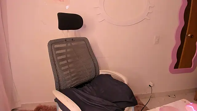 Snapshot of angelica_temptation chatting on March 2026 01:34:02 AM angelica temptation online show from March 2026 01:34:02 AM