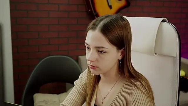 PamBeesly online show from January 2025 12:38:01 PM