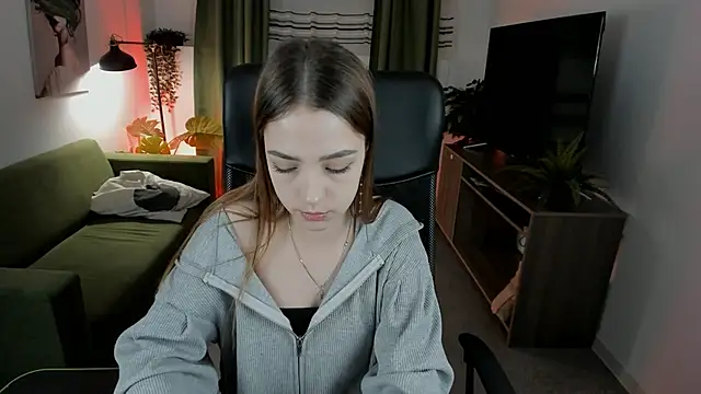 PamBeesly online show from March 2025 08:32:01 AM