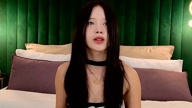 Snapshot of AnneCurtis chatting on April 2026 04:46:01 AM AnneCurtis online show from April 2026 04:46:01 AM