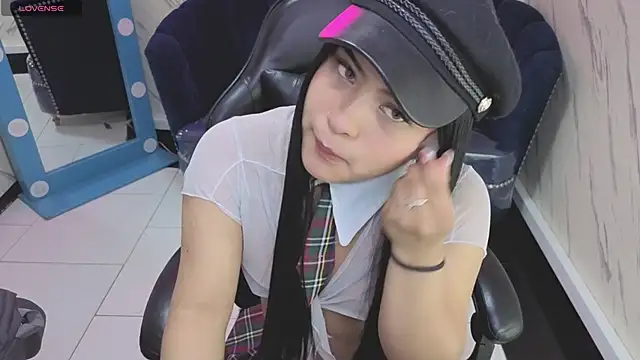 Paulette v online show from October 2025 01:07:01 PM