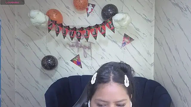 Paulette v online show from October 2025 01:01:02 PM