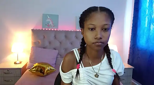 Snapshot of LITTLEDOLLHOT chatting on January 2025 02:21:01 PM LITTLEDOLLHOT online show from January 2025 02:21:01 PM