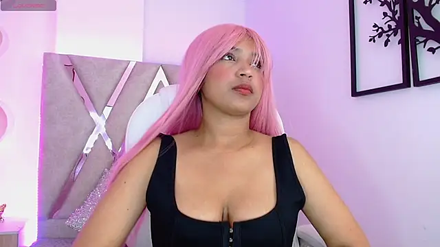 Sophia waalker  1 online show from January 2025 11:45:01 AM