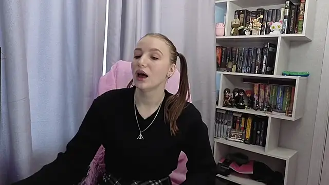 LillyFan-X online show from September 2025 04:23:02 AM