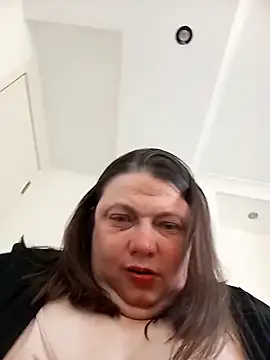 HotHornyEmmaX online show from April 2026 05:35:01 PM