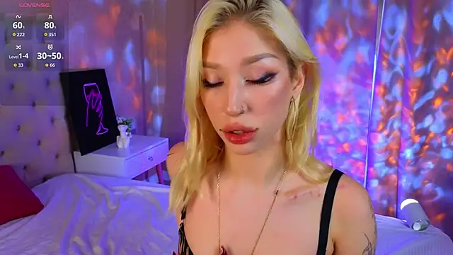 Snapshot of SallyCha chatting on November 2025 06:52:01 AM SallyCha online show from November 2025 06:52:01 AM