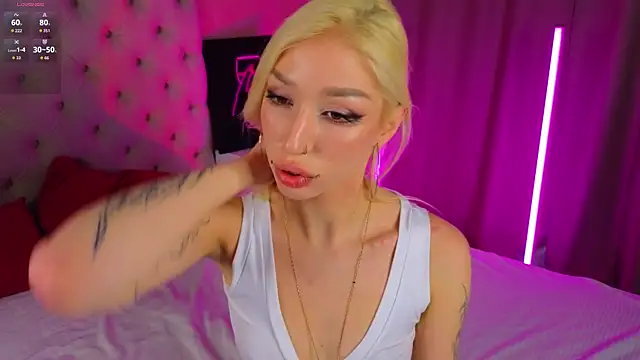 Snapshot of SallyCha chatting on November 2025 08:03:02 AM SallyCha online show from November 2025 08:03:02 AM