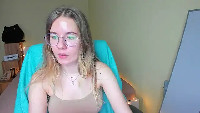 EmilyPaw online show from February 2025 09:38:02 AM