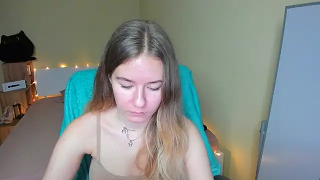 EmilyPaw online show from February 2025 12:55:01 PM