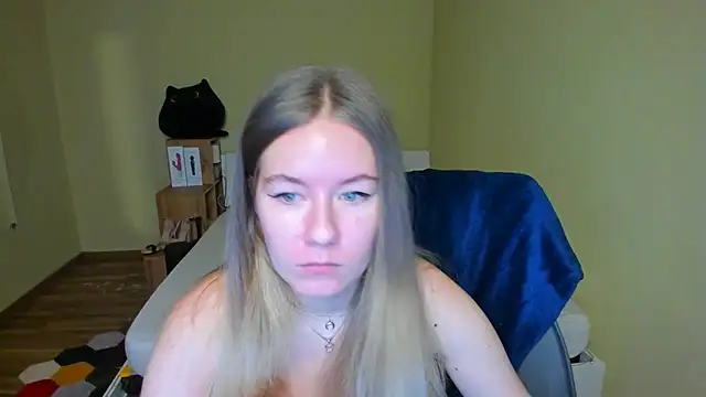 EmilyPaw online show from February 2025 08:52:02 AM