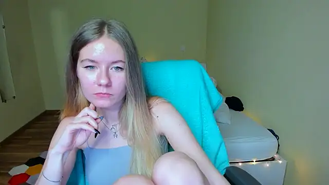 EmilyPaw online show from February 2025 10:16:02 AM