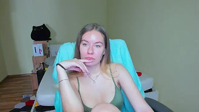 EmilyPaw online show from March 2025 08:26:01 AM