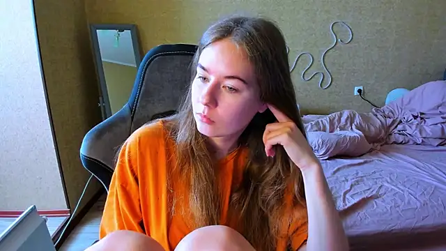 Snapshot of EmilyPaw chatting on April 2026 10:49:02 AM EmilyPaw online show from April 2026 10:49:02 AM