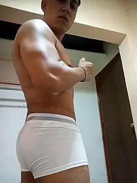 LuisMex1998 online show from April 2026 08:07:01 AM