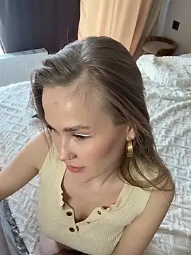 Snapshot of DianaShermy chatting on March 2025 06:59:01 AM DianaShermy online show from March 2025 06:59:01 AM