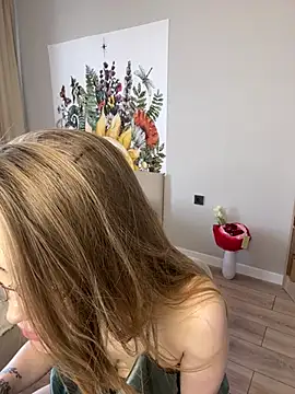 Snapshot of DianaShermy chatting on March 2025 10:29:02 AM DianaShermy online show from March 2025 10:29:02 AM