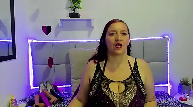 Snapshot of Madisson_Housse chatting on February 2025 10:31:02 PM Madisson Housse online show from February 2025 10:31:02 PM