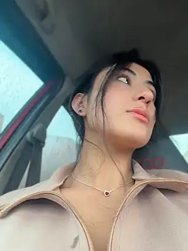 Snapshot of fiorella_paris chatting on April 2026 04:36:02 PM fiorella paris online show from April 2026 04:36:02 PM