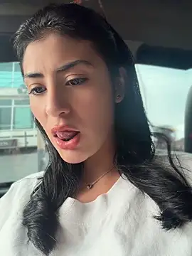 Snapshot of fiorella_paris chatting on April 2026 10:10:02 PM fiorella paris online show from April 2026 10:10:02 PM