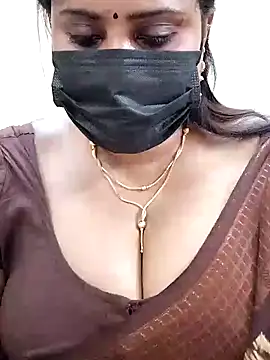 Queenflowerr online show from January 2025 10:06:01 PM